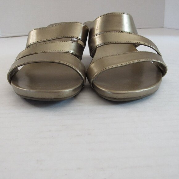 Jaclyn Smith Gold Strappy Slip On Open Toe Wedge Sandals Size 6.5M - Picture 2 of 14